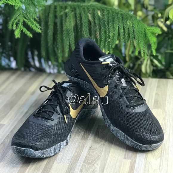 NWT Nike Metcon 3 AMP Black/Gold WMNS - Picture 3 of 6